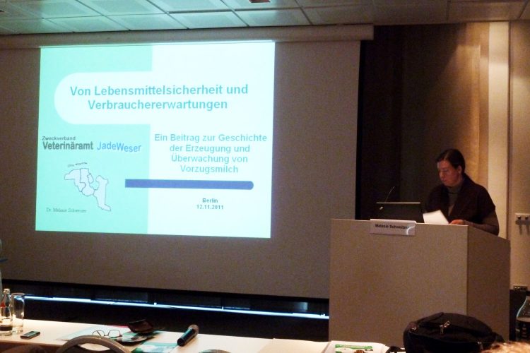 Dr. Melanie Schweizer